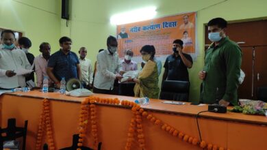 Photo of दीनदयाल उपाध्याय जयंती के अवसर पर हुआ गरीब कल्याण मेले का आयोजन