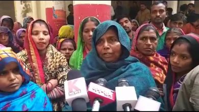 Photo of सरोजनीनगर के दबंग कोटेदार ने ग्रामीणों से अंगूठा लगवाने के बाद भी नहीं दिया राशन