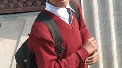 Photo of ठिठुरती ठंड में निजी स्कूल कर रहे मनमानी, छोटे बच्चों को भी जाना पड़ रहा है स्कूल