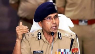 Photo of आखिर क्यों नही हटा देते ऐसे आरामतलब पुलिस कमिश्नर को
