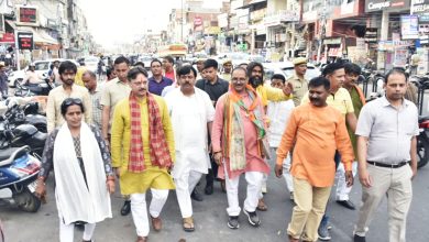 Photo of डॉ. राजेश्वर सिंह ने शुरू किया चुनाव प्रचार, पार्षद प्रत्याशियों और मेयर के लिए मांगे वोट