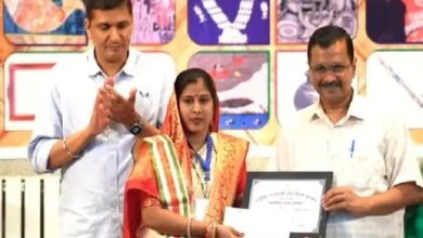Photo of आजमगढ़ जिले की अंजू देवी को राजधानी दिल्ली में हस्तशिल्प राज्य पुरस्कार