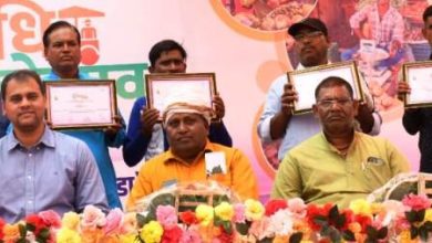 Photo of स्वनिधि महोत्सव में डीएम ने डिजिटल लेनदेन करने वाले लाभार्थियों को किया सम्मानित