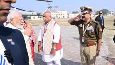 Photo of तेज तर्रार आईपीएस ऑफिसर का अभिवादन स्वीकार कर पीएम मोदी ने की उनकी सराहना