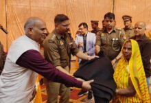 Photo of राम मंदिर की वर्षगांठ पर समाजसेवी ने जरूरतमंदो को बांटे कंबल