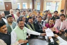 Photo of उ०प्र० सहकारी ग्राम विकास बैंक चुनाव में भाजपा उम्मीदवार अशोक तिवारी बने निर्विरोध अध्यक्ष