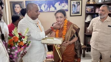 Photo of दिग्गज कांग्रेसी नेता व अधिवक्ता सुनील दुबे ने नवनियुक्त प्रदेश अध्यक्ष आराधना मिश्रा को दी बधाई